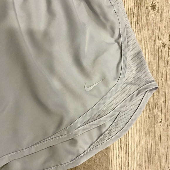 Nike Tempo Women's Brief-Lined Running Shorts Size Medium - Picture 2 of 6